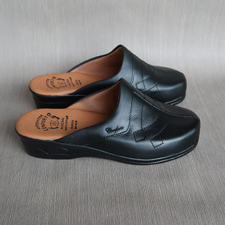Chinelo-Ortopédico-de-Senhora-em-Preto Chinelo-Ortopédico-de-Senhora-em-Preto