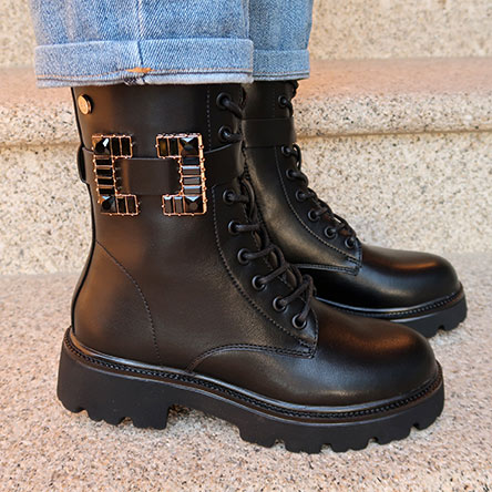 Bota militar Xti en negro