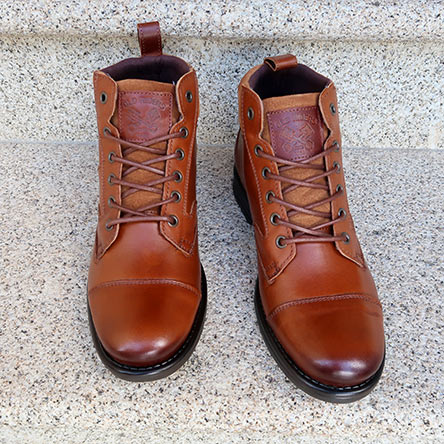 Bota-Masculina-em-Camel-de-Atacadores