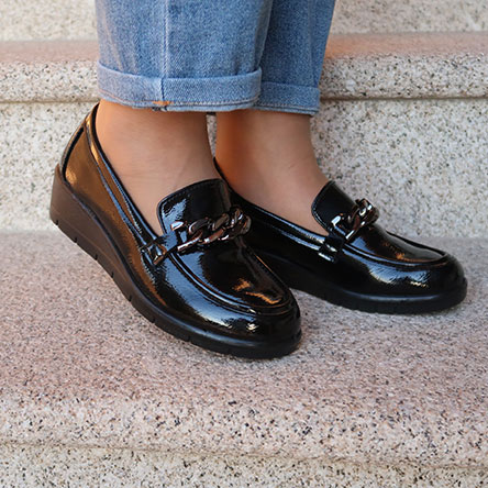 Sapato-Loafer-de-Mulher-em-Verniz-Preto