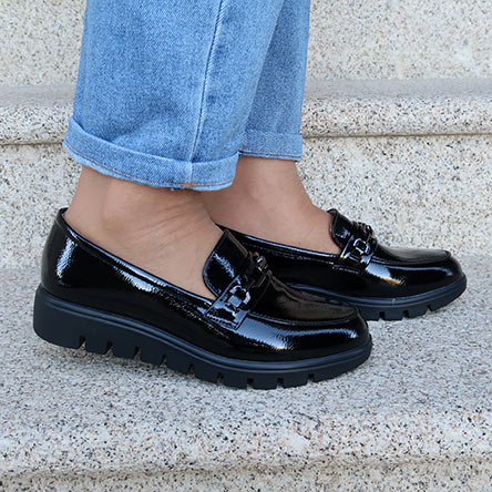 Sapato-de-Senhora-estilo-Loafer-em-Preto