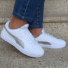 Zapatillas-de-mujer-Puma-blancas-con-plata