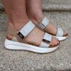 Sandalia de plataforma Xti en beige