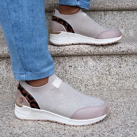 Zapatillas con cordones para mujer