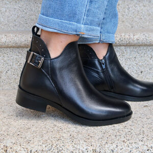 Botas planas de mujer con caña corta