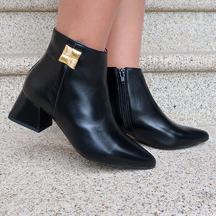 Bota-para-Mulher-com-Salto-Baixo-de-Cano-Curto Bota-para-Mulher-com-Salto-Baixo-de-Cano-Curto