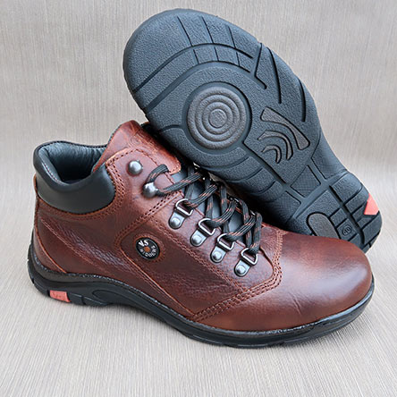 Botín cómodo para hombre en color marrón Botín cómodo para hombre en color marrón