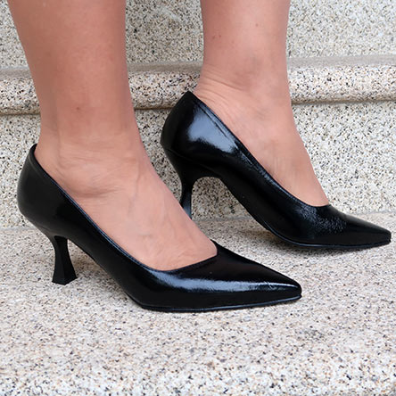 Sapato-Preto-com-Salto-Fino Sapato-Preto-com-Salto-Fino